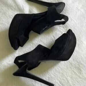 Trouve black heels 9.5